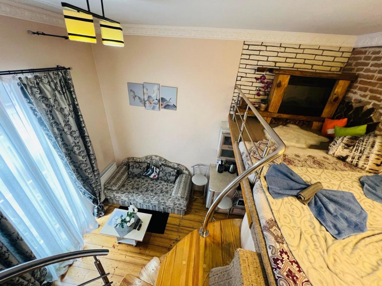 Apartment In The City Center Mini Ivano-Frankivsk Luaran gambar