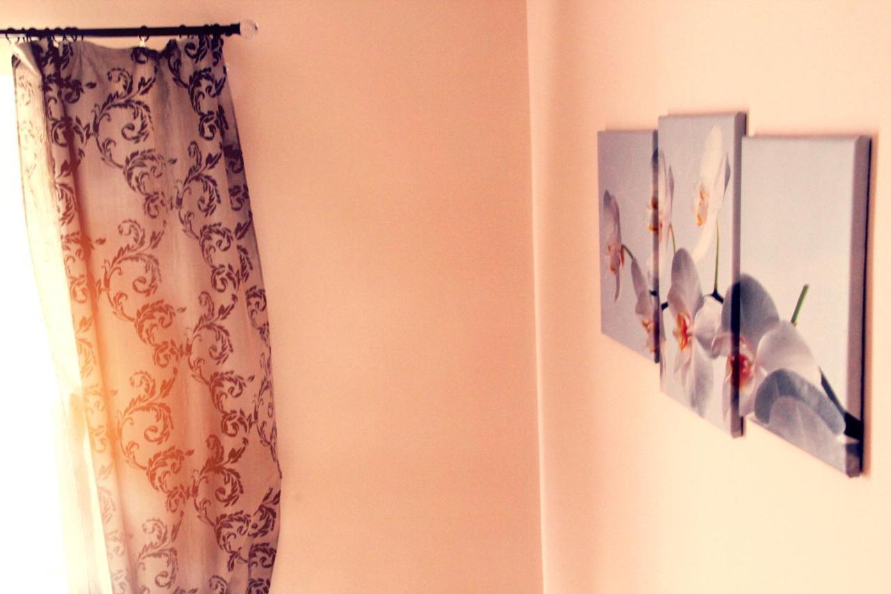 Apartment In The City Center Mini Ivano-Frankivsk Luaran gambar